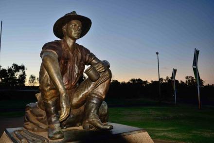 cunnamulla fella statue